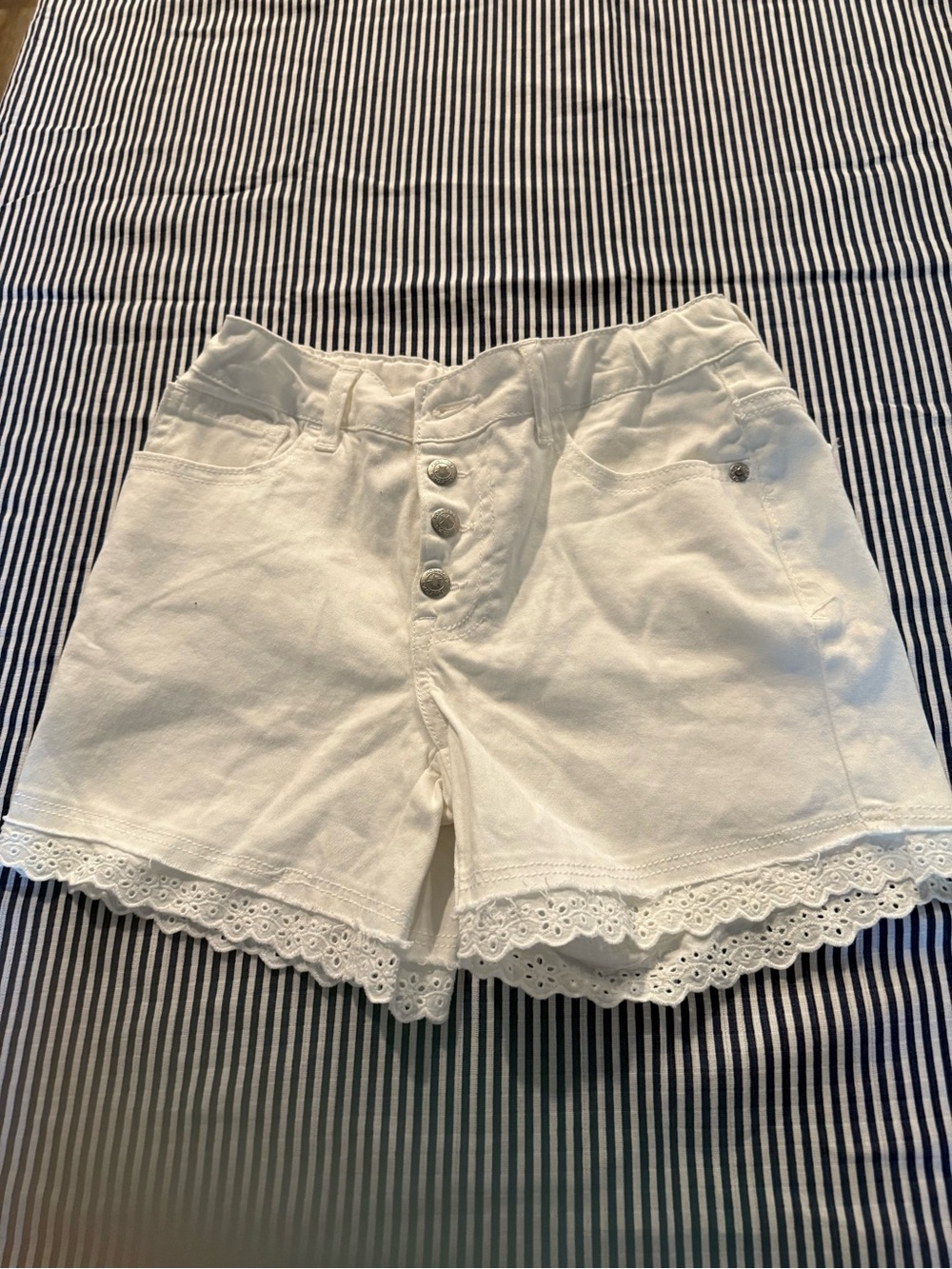 Girls' White Lace-Trim Button-Front Shorts